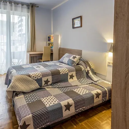 Paseo Antzieta 31. 1e Apartment