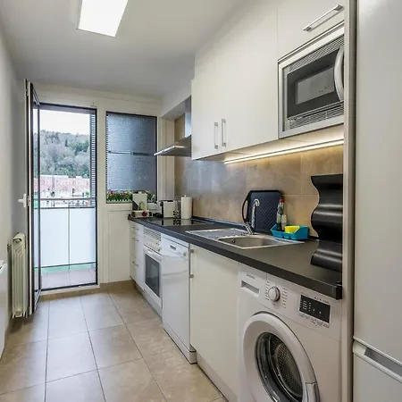 Paseo Antzieta 31. 1e Apartment