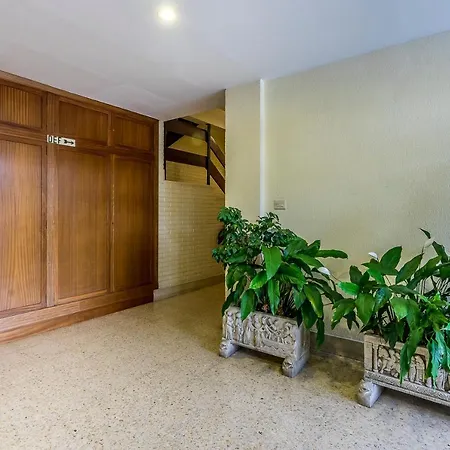 Paseo Antzieta 31. 1e Apartment